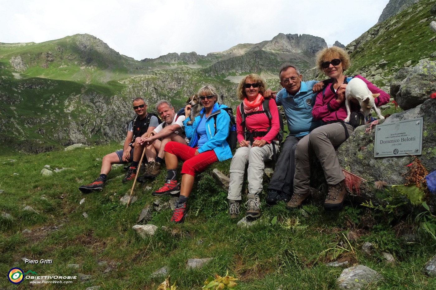 01 Dal Lago di Valsambuzza ...Pizzo Zerna  a sx e Cima Masoni a dx .JPG